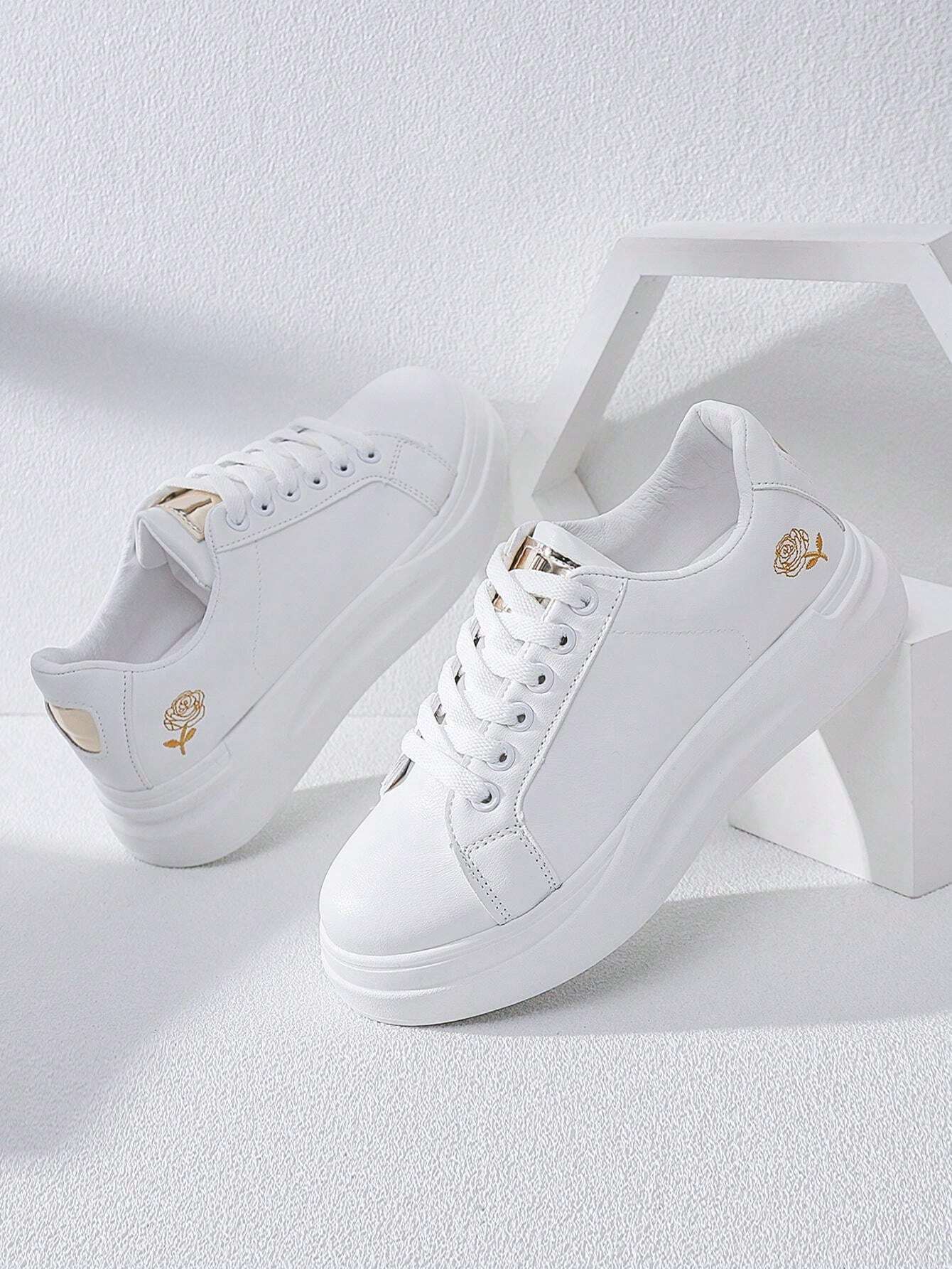 Tênis Branco Casual Feminino - Bella Mônica