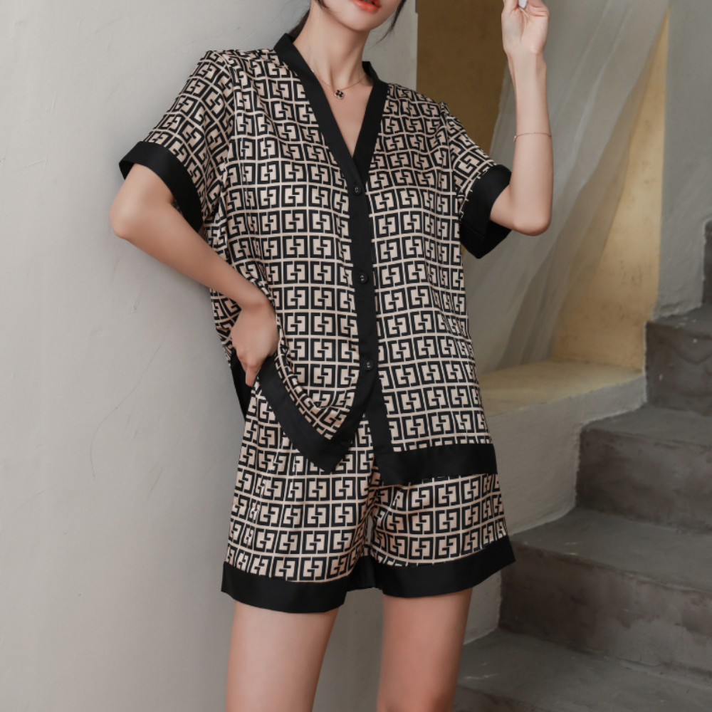 Pijama Feminino em Cetim-Gabrielle