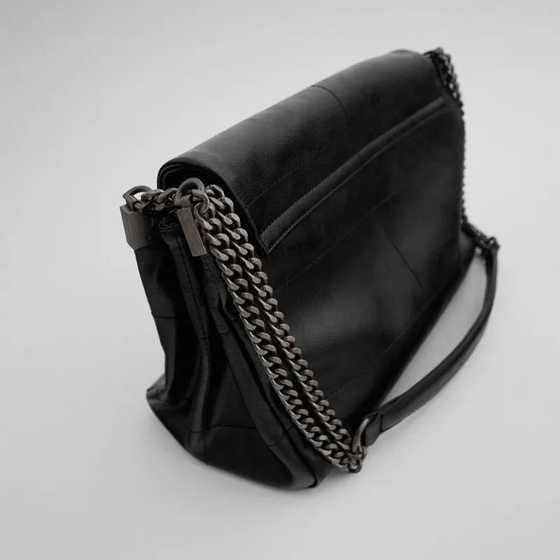 mochilas femininas  bolsas femininas  bolsa transversal feminina  bolsa transversal de couro  bolsa transversal  bolsa feminina transversal  bolsa feminina media  bolsa feminina grande  bolsa de couro feminina  bolsa de couro