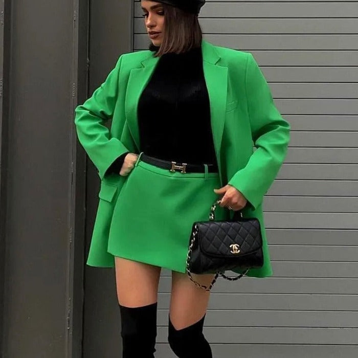 Conjunto Liso  Conjunto de roupa feminina  Conjunto de Blazer Longo e Saia Curta Nadia  Conjunto de Blazer e Saia  blazer  blazer feminino  Blazer com Botões  Blazer Grosso  Blazer Xadrez  Blazer de Cintura Larga  Blazer de Dois Botões  Blazer Feminino Liso  Blazer Liso  Blazer Longo  Blazer Grosso Xadrez com Botões Manon  Blazer de Lã Sintética  Blazer Liso de Dois Botões Lise