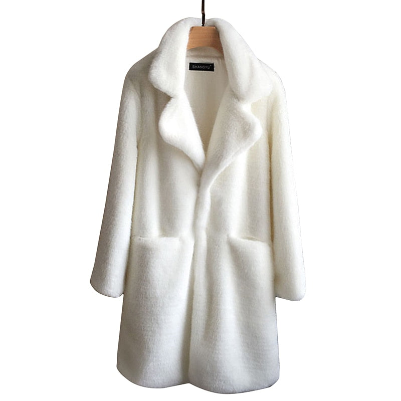casaco peluciado  casaco de pelucia  casaco de pele lanca perfume  casaco de pele  casaco de inverno  casaco  casaco feminino  Casaco de Inverno