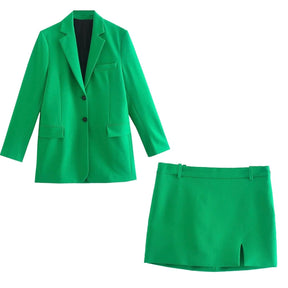 Conjunto Liso  Conjunto de roupa feminina  Conjunto de Blazer Longo e Saia Curta Nadia  Conjunto de Blazer e Saia  blazer  blazer feminino  Blazer com Botões  Blazer Grosso  Blazer Xadrez  Blazer de Cintura Larga  Blazer de Dois Botões  Blazer Feminino Liso  Blazer Liso  Blazer Longo  Blazer Grosso Xadrez com Botões Manon  Blazer de Lã Sintética  Blazer Liso de Dois Botões Lise