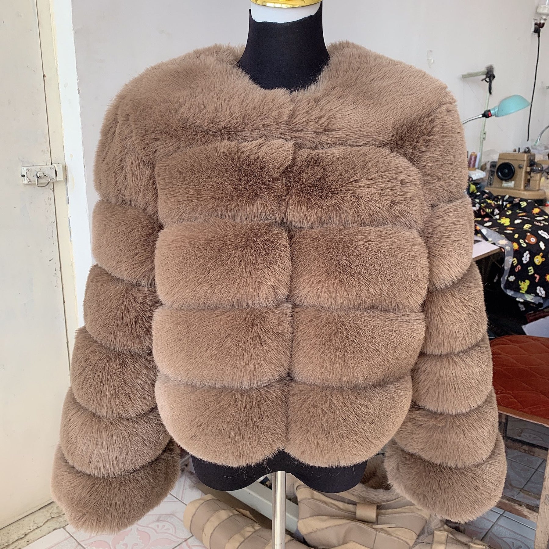 casaco raposa  casaco peluciado raposa  casaco  casaco feminino  Casaco de Inverno  casaco longo  Casaco Manga Longa  casaco feminino de inverno  casaco inverno  carteira feminina  Casaco de pele  casaco de pele inverno