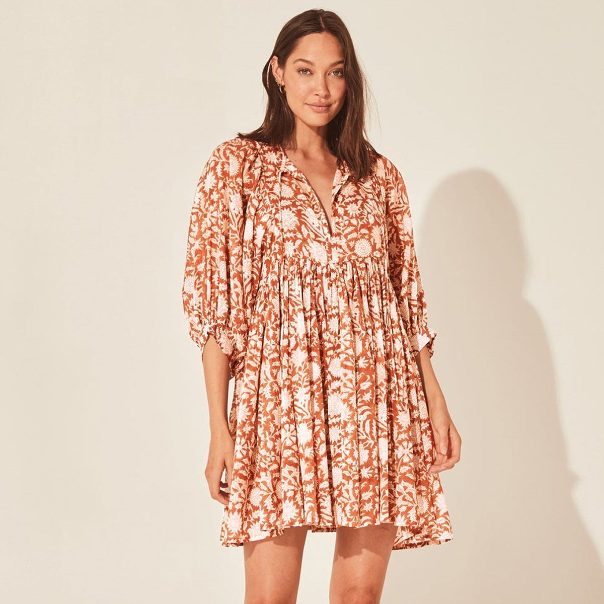 vestidos soltinhos vestidos femininos vestidos femininos longo vestidos femininos elegantes vestidos Vestido Verão Vestido Solto Vestido promoção Vestido midi Vestido Estampado Vestido Curto Solto Estampado de Meia Manga Vestido Curto Solto Estampado de Meia Manga Emanuele Vestido Curto Floral vestido curto Vestido com desconto Vestido moda verão