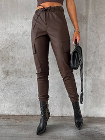 calça jogging  calça jogger  calça imita couro  calça de couro  calça  calça couro pu  calça couro sintetico  Calça Jogger DE COURO
