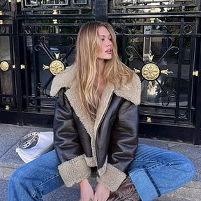 Casaco Manga Longa  Casaco Grosso  Casaco de Inverno  Casaco Curto  Casaco Curto de Couro  Casaco Curto de Couro- Dreamy  casaco  casaco feminino  casaco de inverno feminino  casaco com bolso  casaco forrado