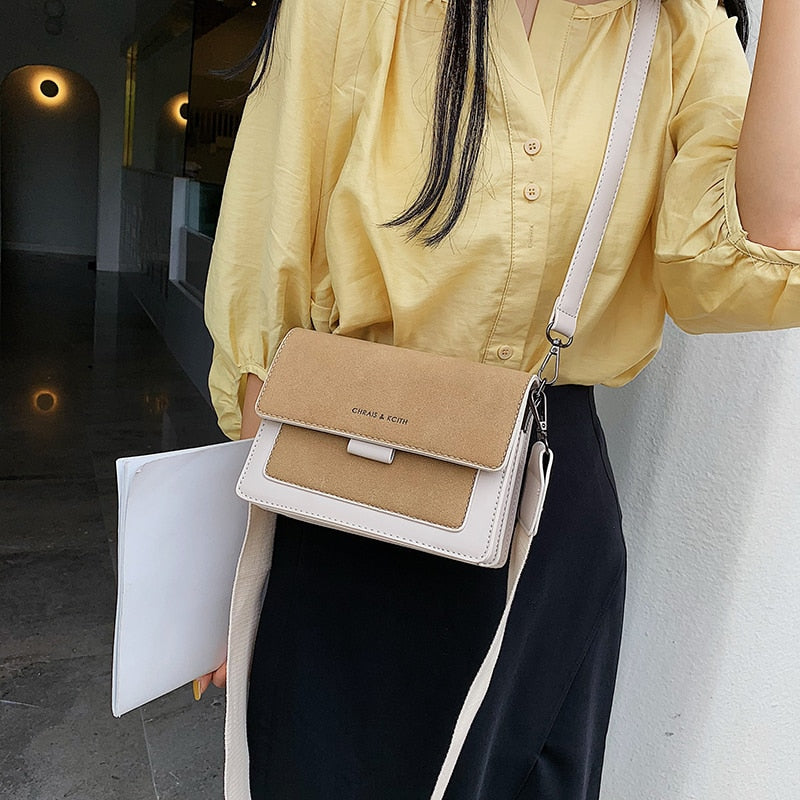 bolsas  bolsa feminina  bolsa feminina de luxo  bolsa de couro feminina  bolsas femininas  bolsa femininas  Bolsa de Ombro  bolsa feminina de couro  bolsa feminina transversal  bolsa de couro  bolsa feminina pequena  bolsa mochila em couro  bolsa transversal feminina  Bolsa Feminina de Couro Vintage  bolsa feminina bege
