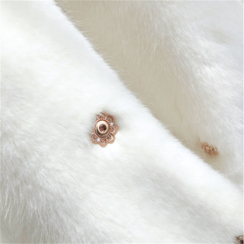 casaco peluciado  casaco de pelucia  casaco de pele lanca perfume  casaco de pele  casaco de inverno  casaco  casaco feminino  Casaco de Inverno