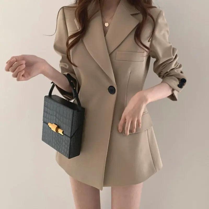 casaco  Casaco de Inverno  casaco feminino  casaco de inverno feminino  casaco longo  casaco feminino de inverno  Casaco Manga Longa  casaco inverno  casaco com bolso  casaco forrado  Casaco Liso  Casaco Aberto  Casaco Grosso