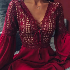 Vestido Curto c/ Renda Decote  Flare